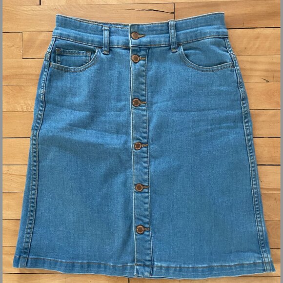 Cute denim skirt - Picture 1 of 1
